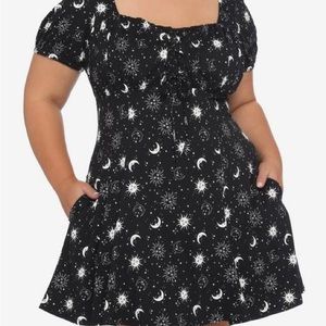 Hot topic plus 3x size 18 celestial dress with pockets